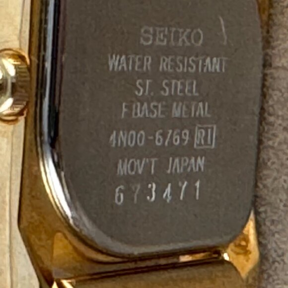 Vintage Seiko Watch with a Curved Parallelogram Shaped Asymmetrical Face - Picture 8 of 9